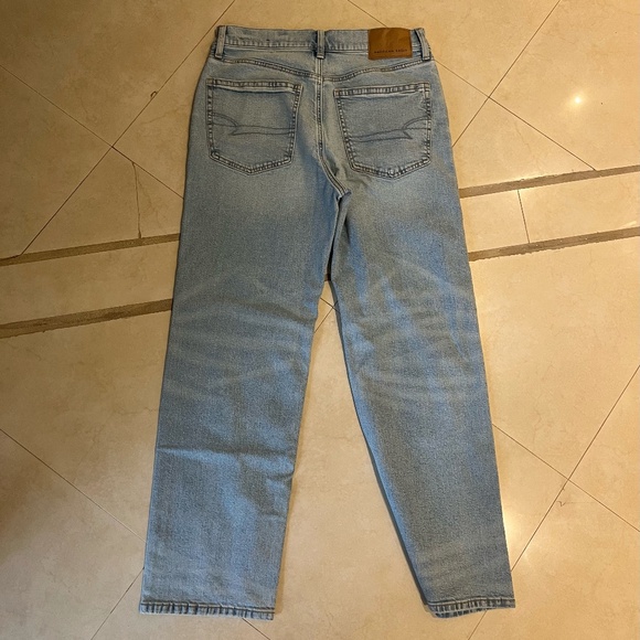 AE Strigid Low-Rise Ex-Boyfriend Jean - Picture 3 of 4
